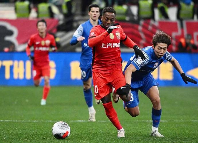 拥有快速突破队员联袂进攻收获进球