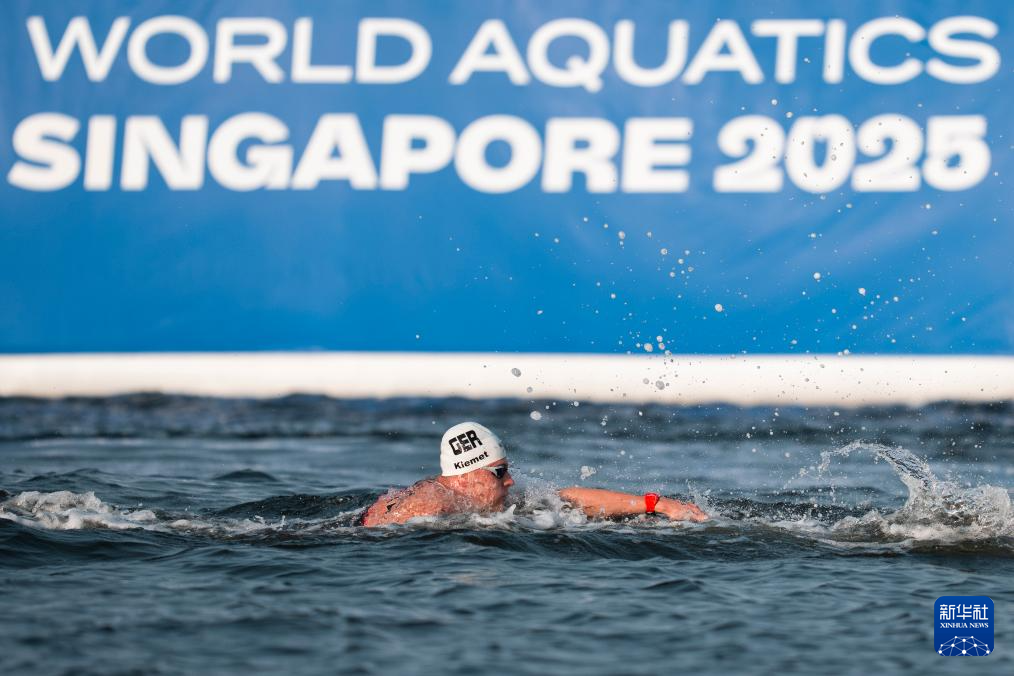 德国队在游泳比赛中展现出强大实力 德国队在游泳比赛中展现出强大实力