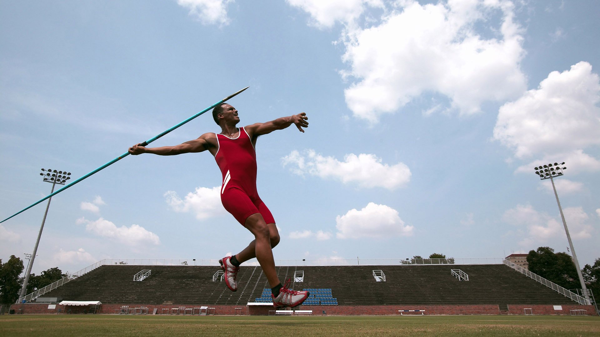 当非洲鼓点响彻亚平宁,从加纳火力到萨内接管,足球战术的全球化交响